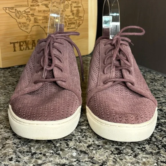 Lucky Brand LaWove Mauve Perforated Sneakers Size 9 - Picture 4 of 9